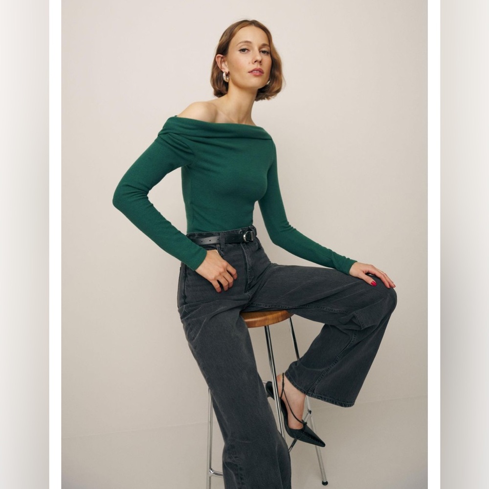 🦋Reformation Elio knit top in green - size L🦋